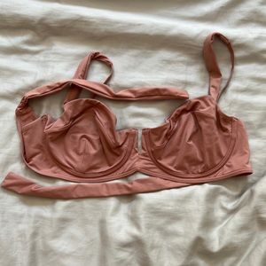 NWOT Monday Swimwear Clovelly Top Size V Summer Rose